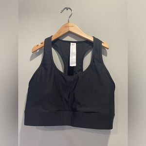 Fabletics // On-the-go Medium Impact Sports Bra
